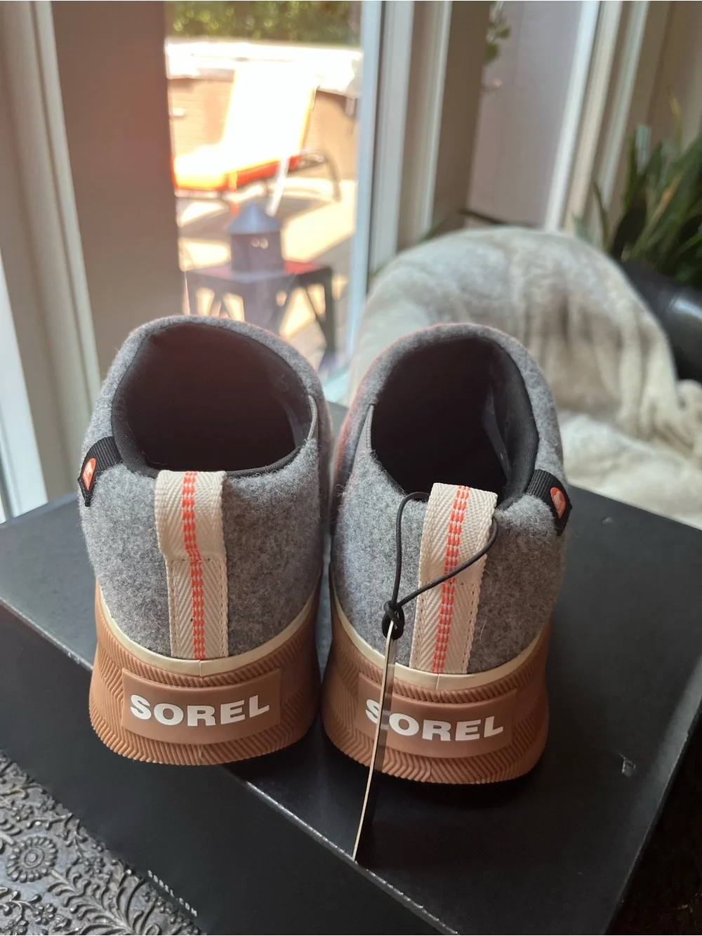 SOREL OUT N ABOUT IV MINI PUFFY BOOTS CHROME GREY GUM 9.5